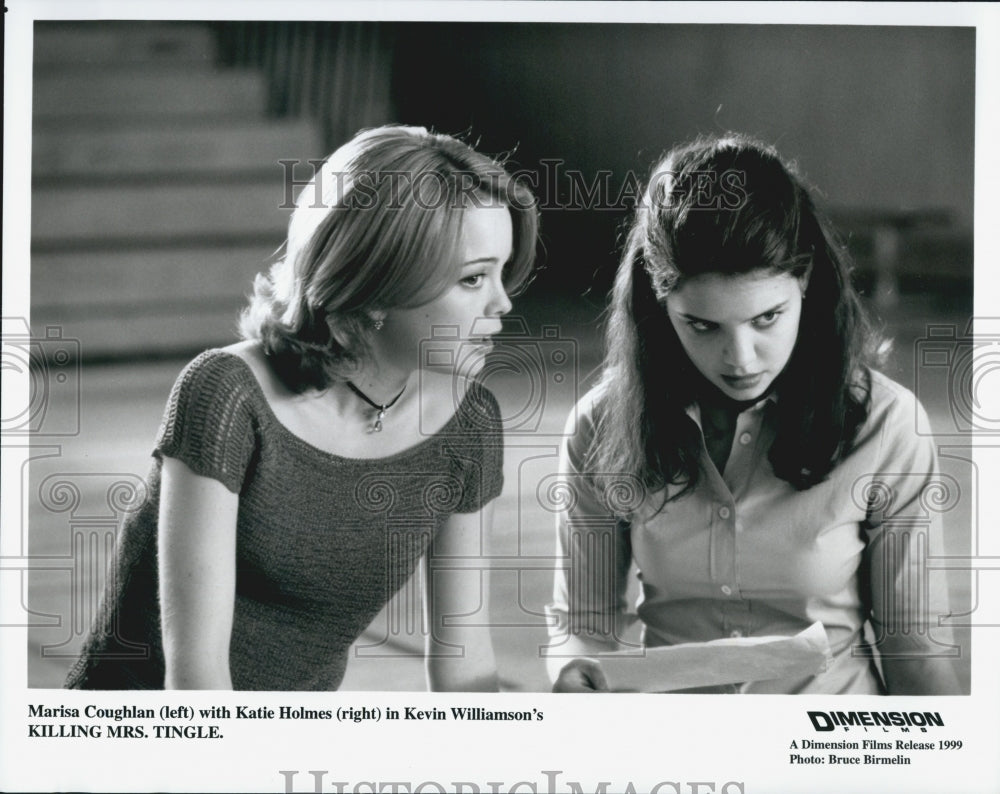 1999 Press Photo &quot;Killing Mrs. Tingle&quot; Katie Holmes &amp; Marisa Coughlan - Historic Images