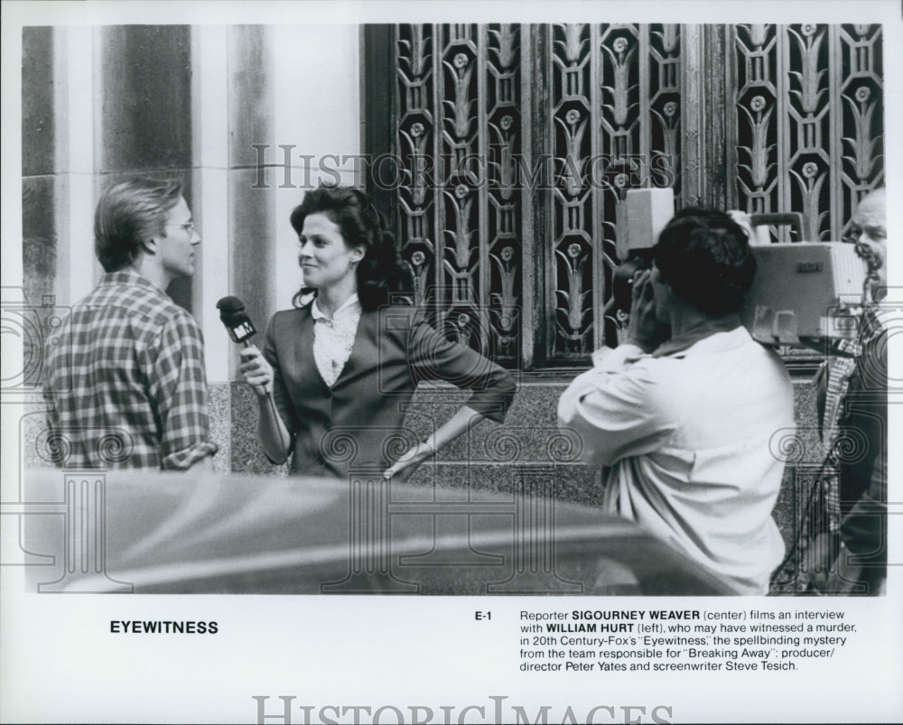 1981 Press Photo Sigourney Weaver & William Hurt in "Eyewitness" - Historic Images