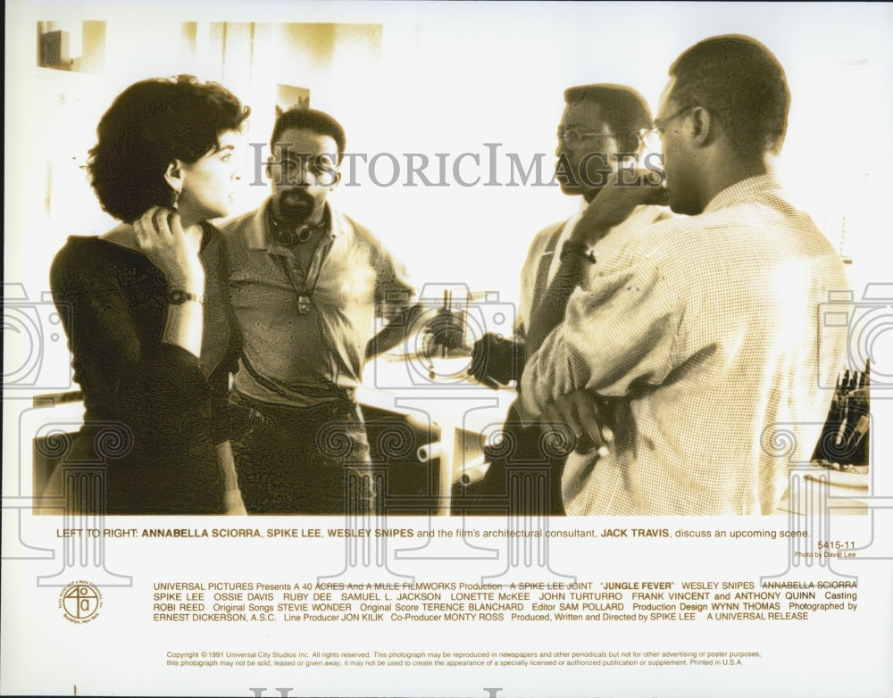 1991 Press Photo Annabella Sciorra, Spike Lee, Wesley Snipes in "Jungle Fever" - Historic Images