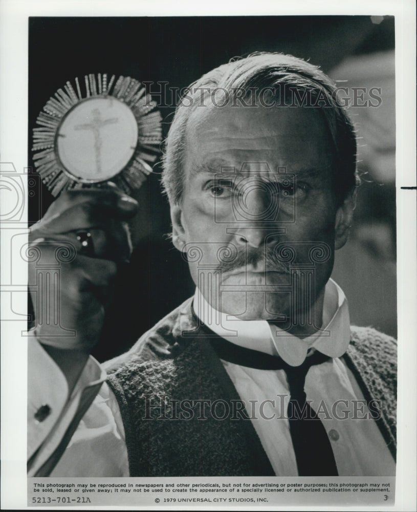 1979 Press Photo Laurence Olivier in "Dracula" - Historic Images