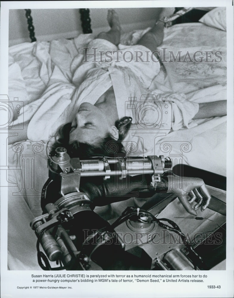 1977 Press Photo "Demon Seed" Julie Christie Actress - Historic Images