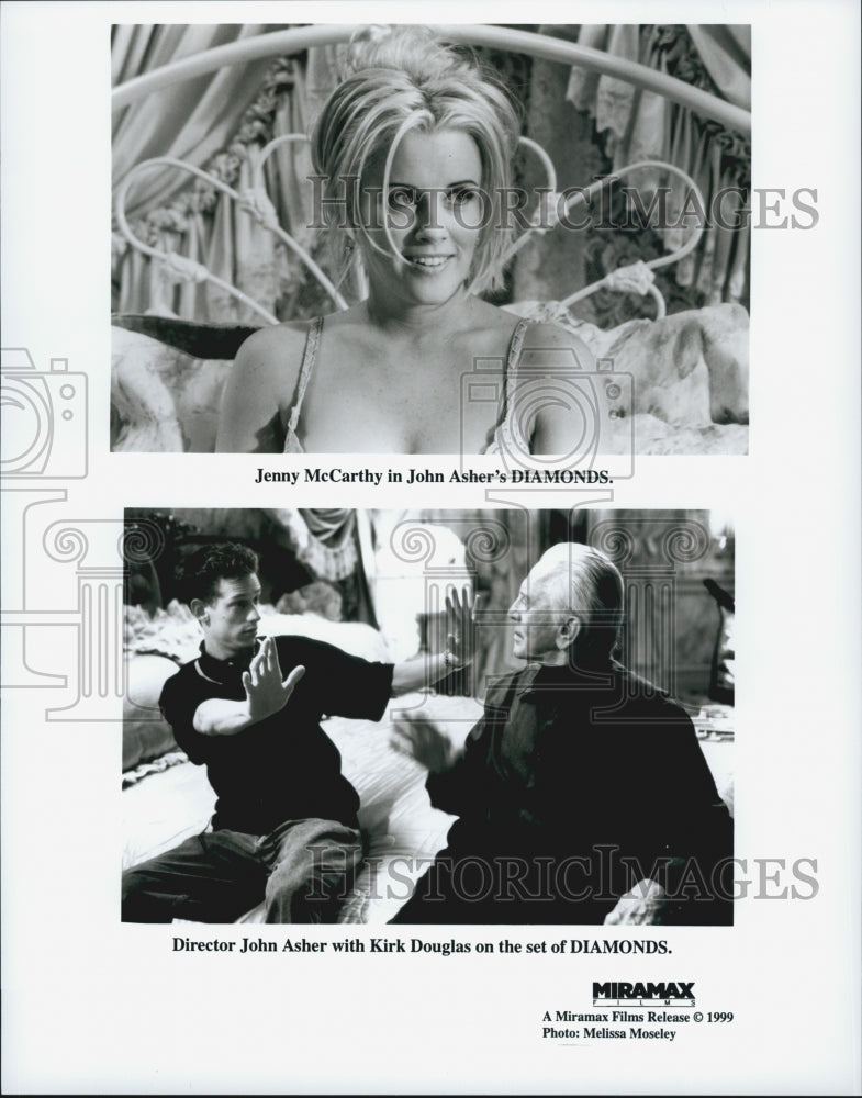 1999 Press Photo Director John Asher, Jenny McCarthy, Kirk Douglas,  "Diamonds" - Historic Images