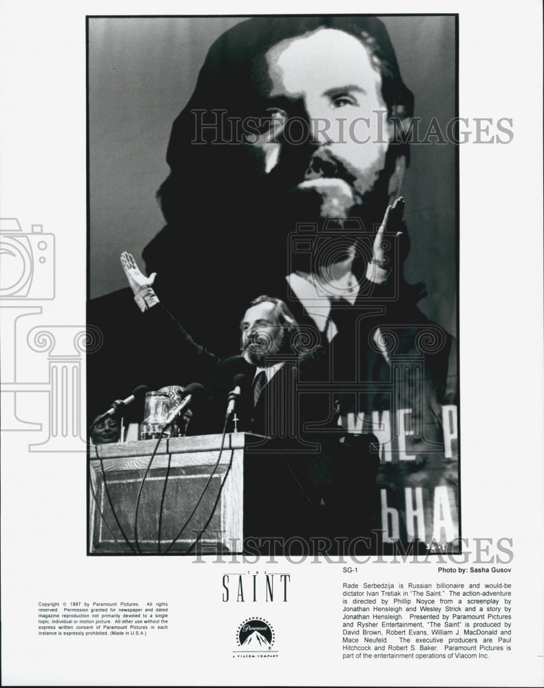 1997 Press Photo Rade Serbedzija in &quot;The Saint&quot; - Historic Images