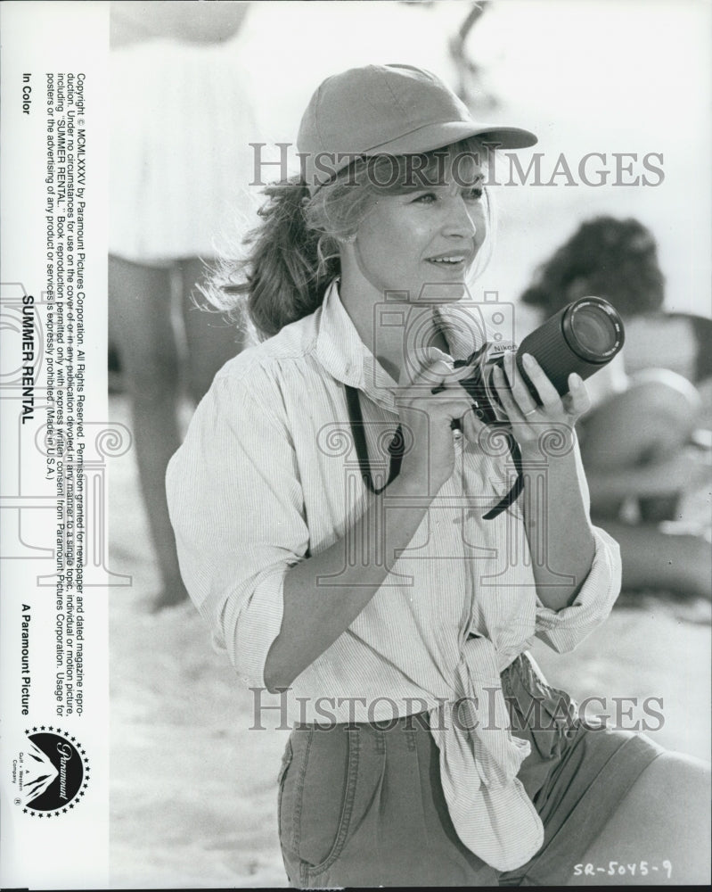 1985 Press Photo Karen Austin Stars with John Candy in &quot;Summer Rental&quot; - Historic Images