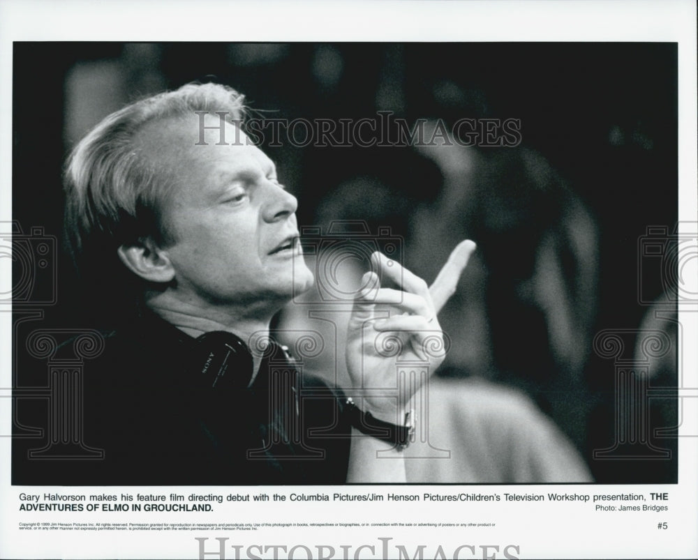 1999 Press Photo Director Gary Halvorson &quot;The Adventures Of Elmo In Grouchland&quot; - Historic Images