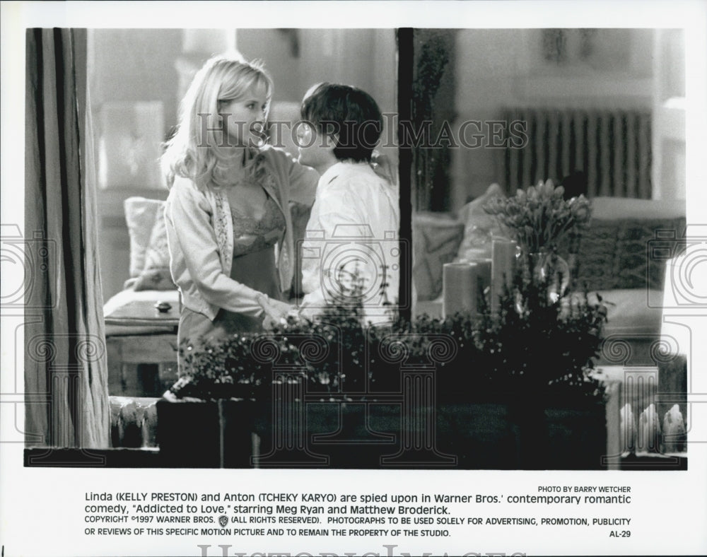 1997 Press Photo "Addicted to Love" Kelly Preston, Tcheky Karyo - DFPG16485 - Historic Images