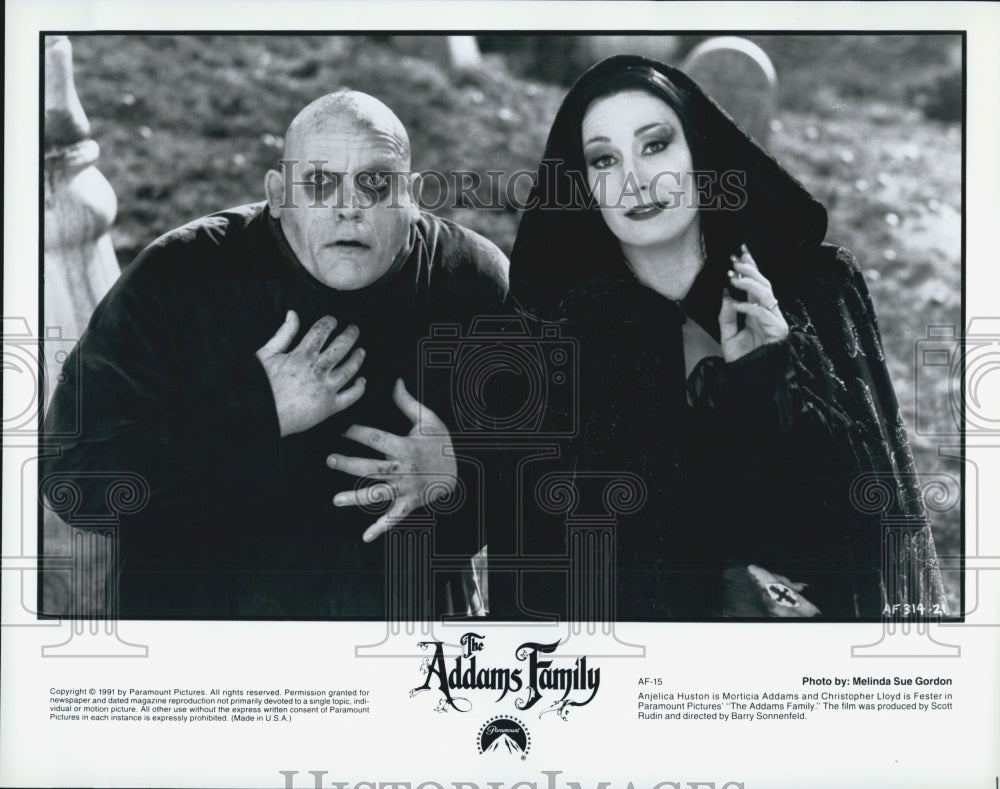 1991 Press Photo  &quot;The Addams Family&quot; Anjelica Huston, Christopher lloyd - Historic Images