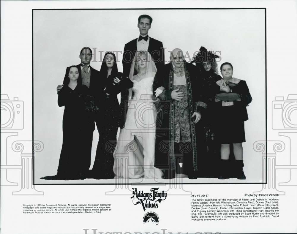 1993 Press Photo "Addams Family Values"Christina Ricci,Raul Julia,AnjelicaHuston - Historic Images