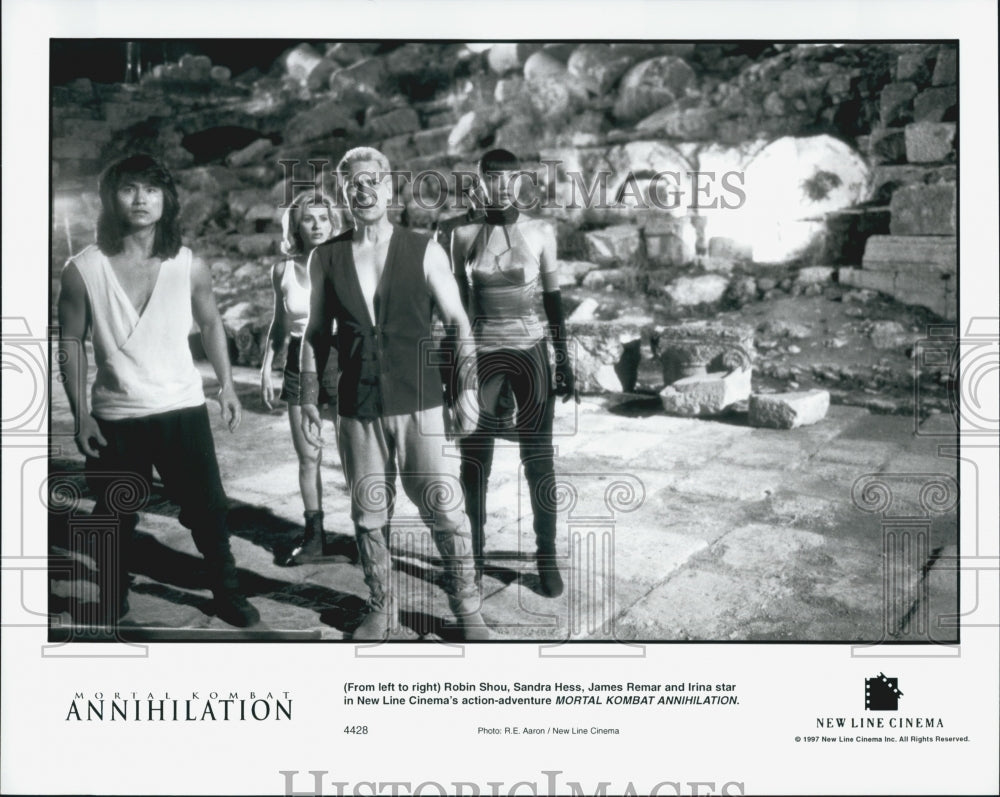 1997 Press Photo Robin Shou, Sandra Hess in "Mortal Kombat Annihilation" - Historic Images