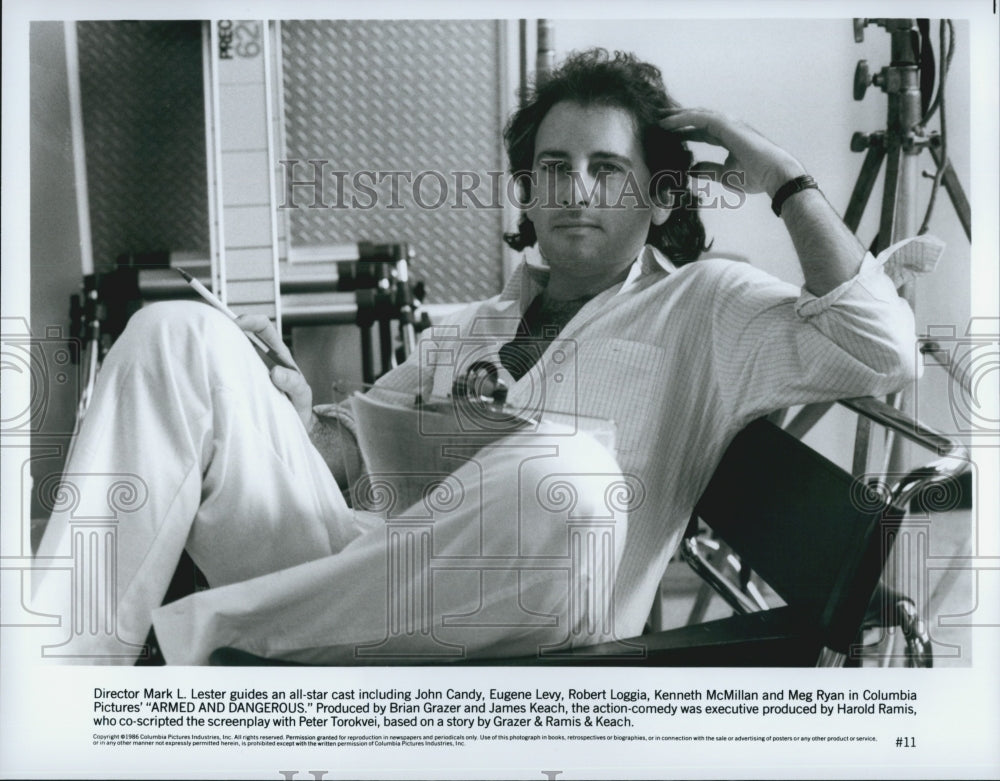 1986 Press Photo Director Mark L. Lester On Set Of Movie &quot;Armed And Dangerous&quot; - Historic Images