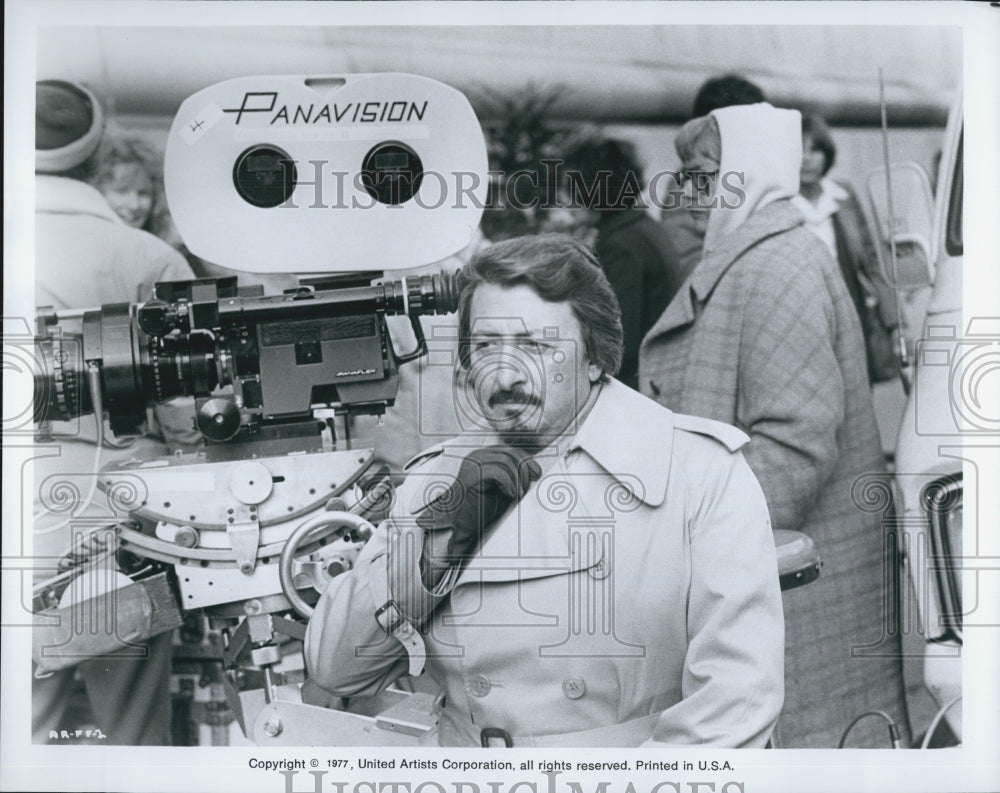 1977 Press Photo Man On Set of Movie - Historic Images