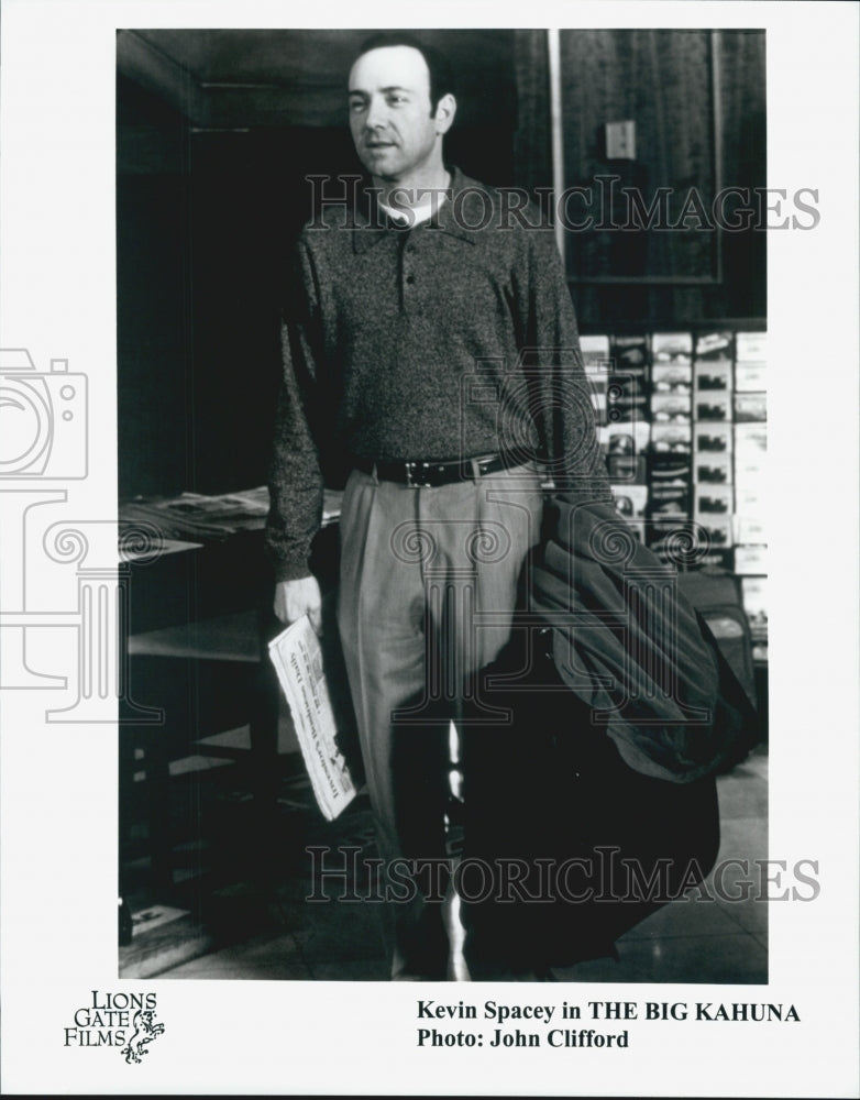 Press Photo Actor Kevin Spacey Starring In Comedy &quot;The Big Kahuna&quot; - DFPG19567 - Historic Images