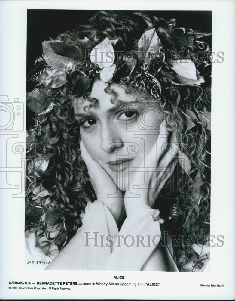1990 Press Photo Actress Bernadette Peters Starring In Woody Allen's "Alice" - Historic Images