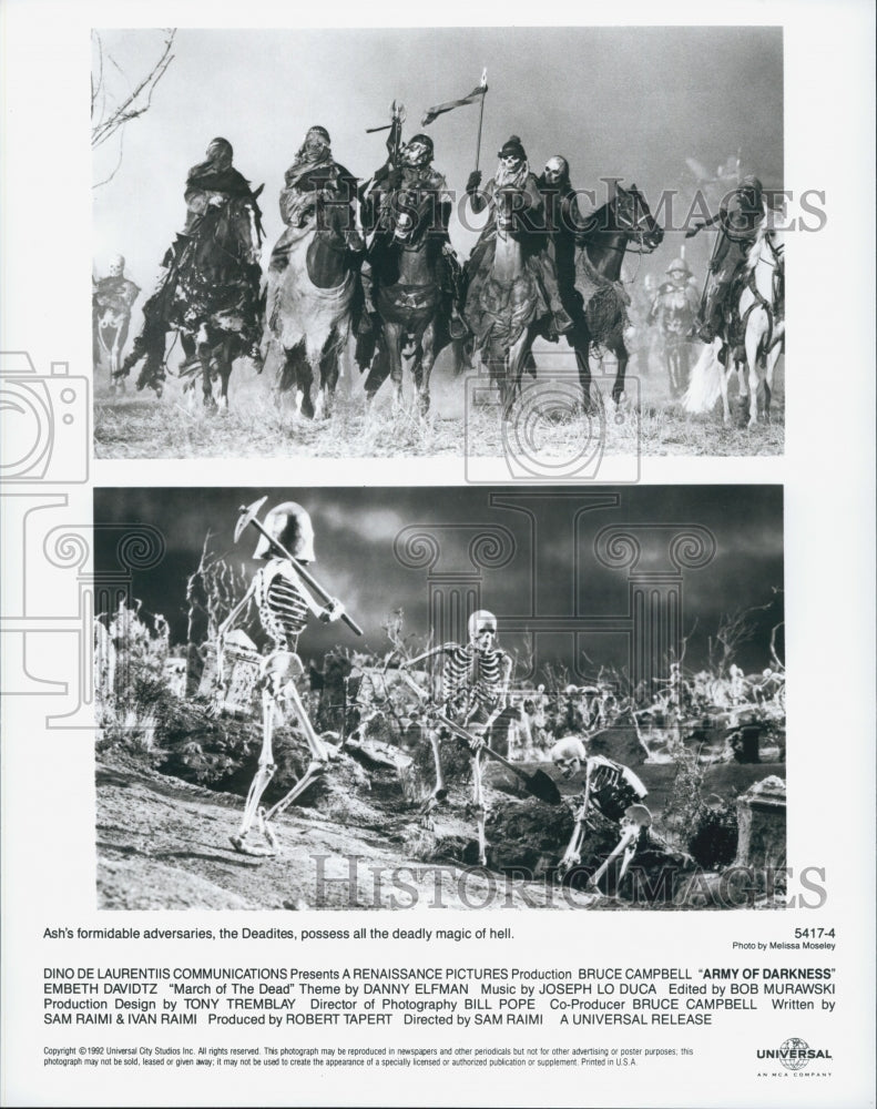 1992 Press Photo Scenes From Army Comedy "Army Of Darkness" Universal - Historic Images