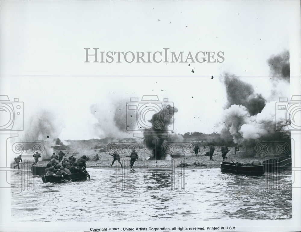 1977 Press Photo Unknown actors in "A Bridge Too Far" - Historic Images