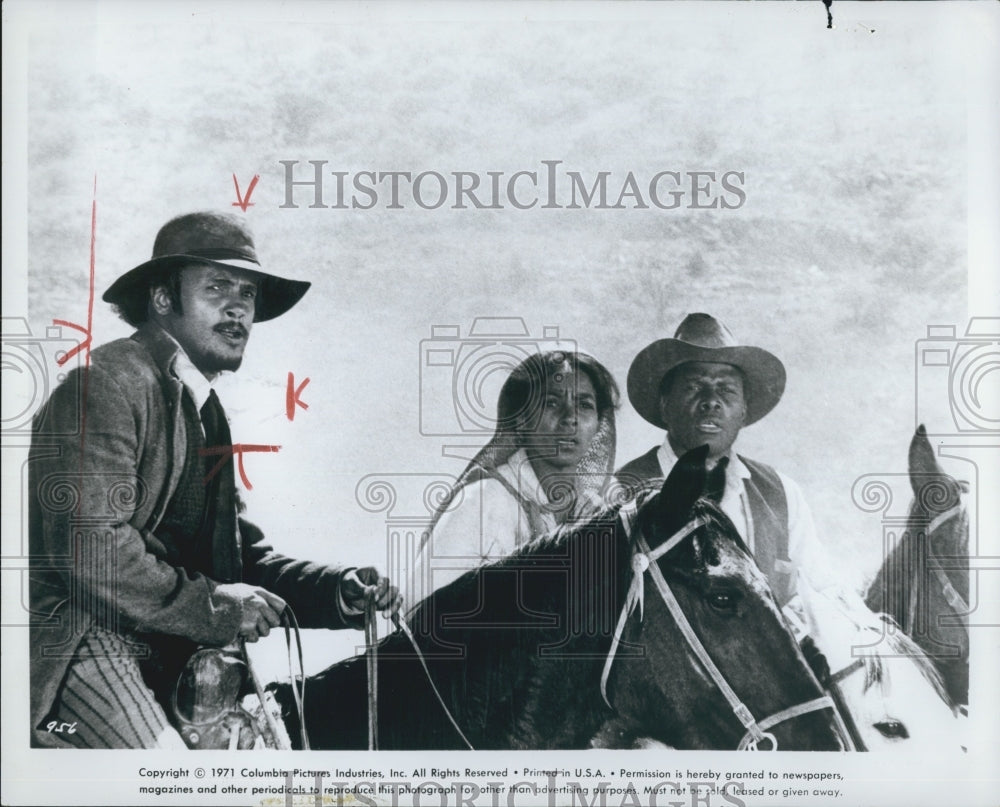 1971 Press Photo Two Actors And One Actress On Horseback - Historic Images