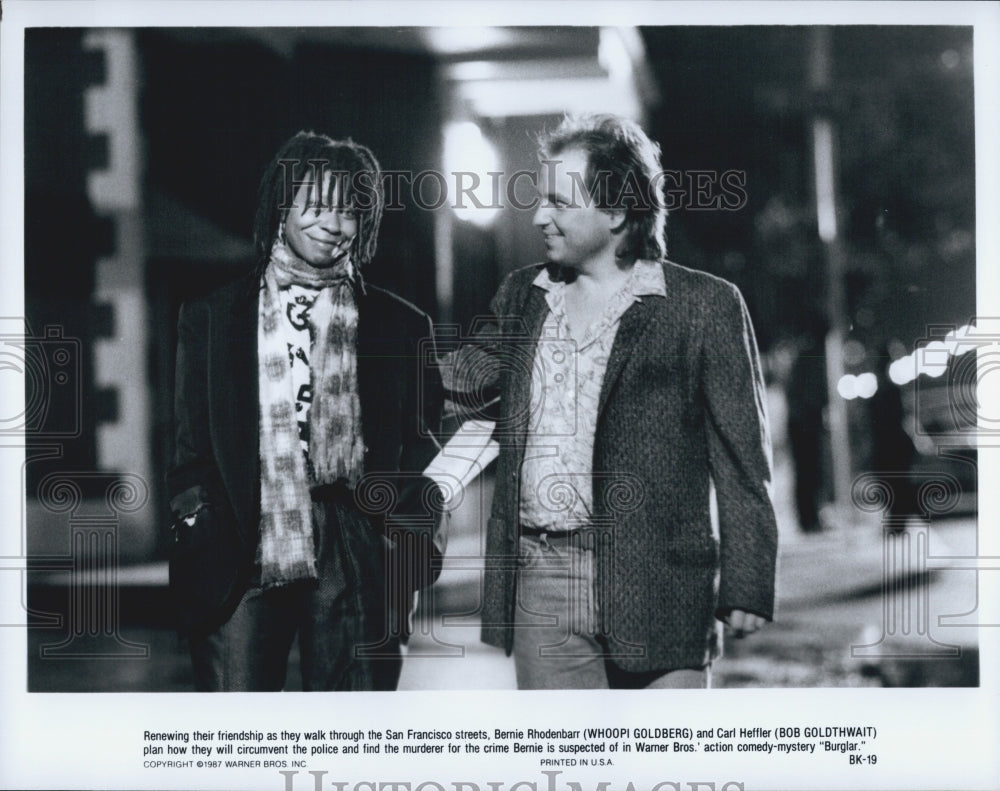 1987 Press Photo Actors Whoopi Goldberg And Bob Goldthwait In Film &quot;Burglar&quot; - Historic Images