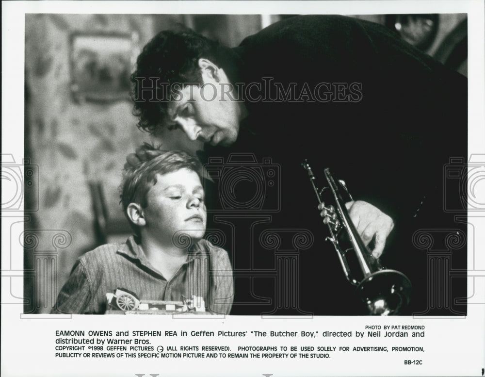 1998 Press Photo Actors Eamonn Owens And Stephen Rea In Film &quot;The Butcher Boy&quot; - Historic Images