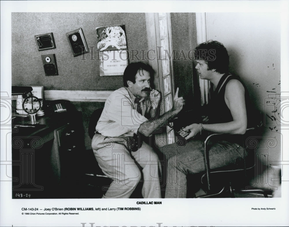 1990 Press Photo &quot;Cadillac Man&quot; Robin Williams,Tim Robbins - DFPG23177 - Historic Images