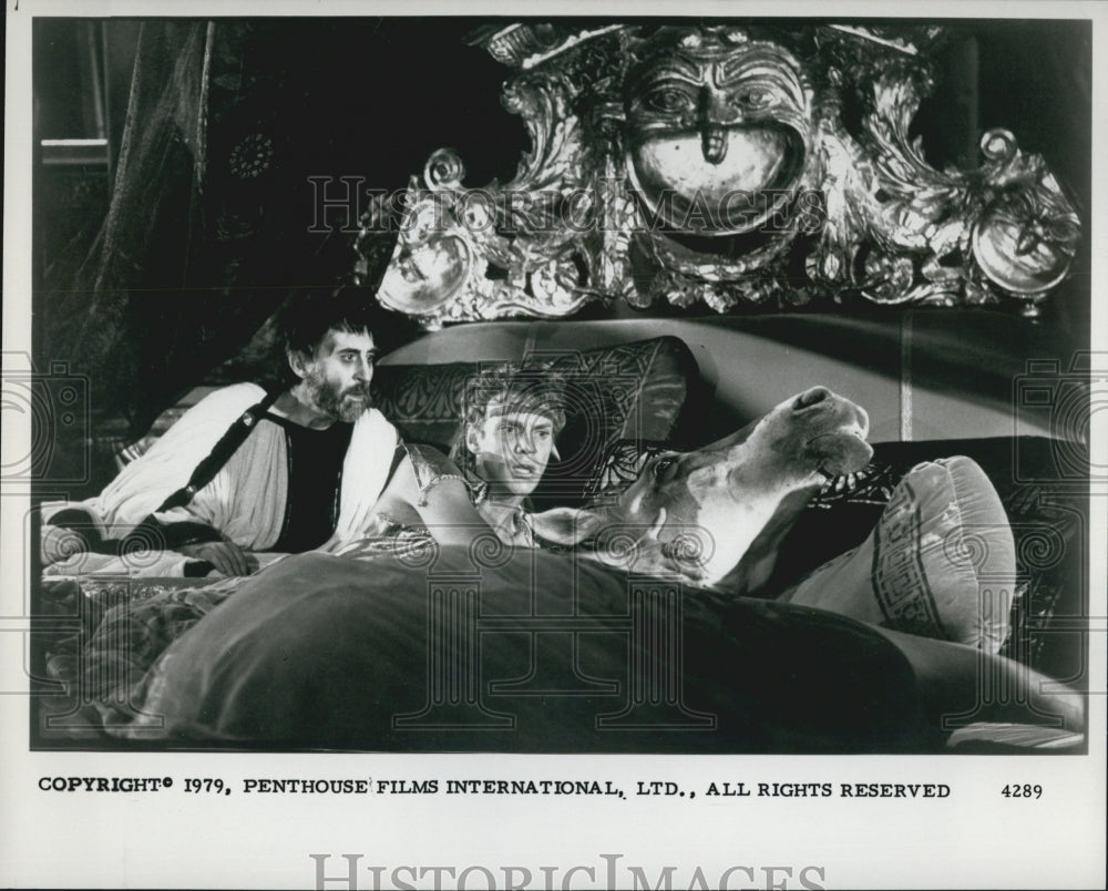 1979 Press Photo Two actors in &quot;Caligula&quot; from Penthouse Intl. films - Historic Images