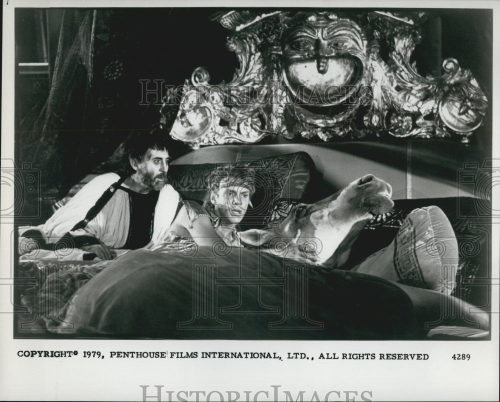 1979 Press Photo Two actors in "Caligula" from Penthouse Intl. films - Historic Images
