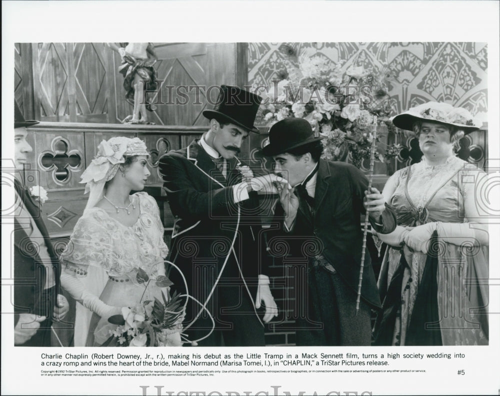 1992 Press Photo  "Chaplin" Robert Downey Jr, Marisa Tomei - Historic Images