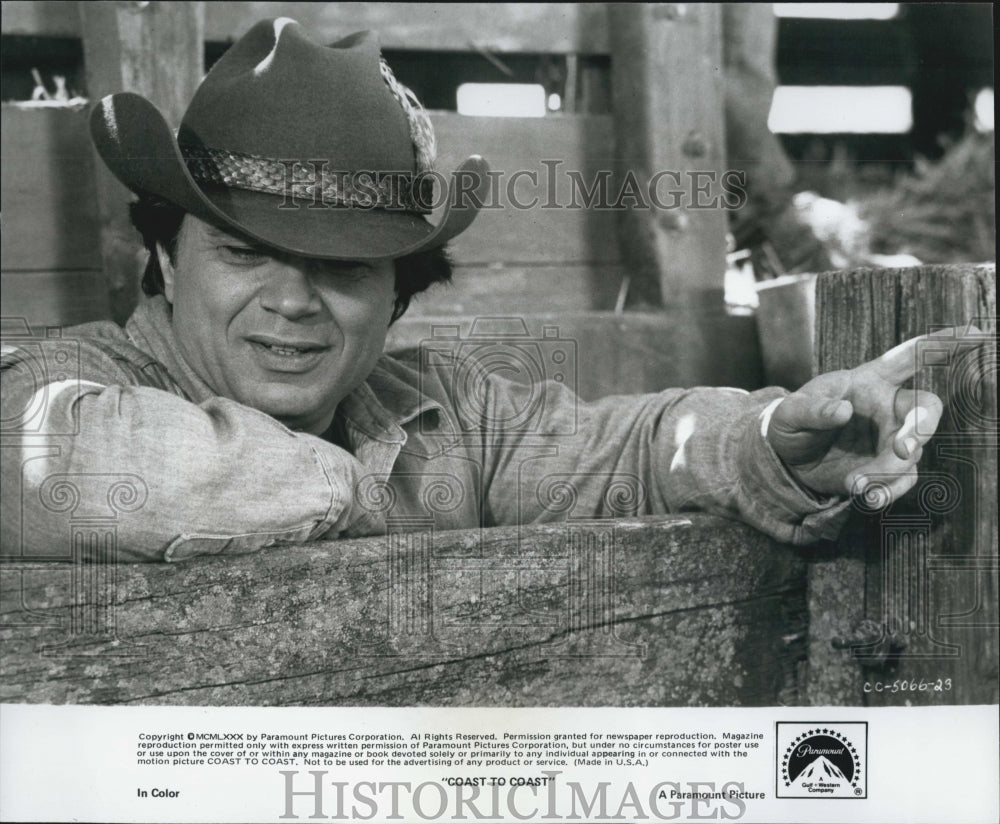 1980 Press Photo Robert Blake stars as scrappy truck driver in "Coast to Coast" - Historic Images