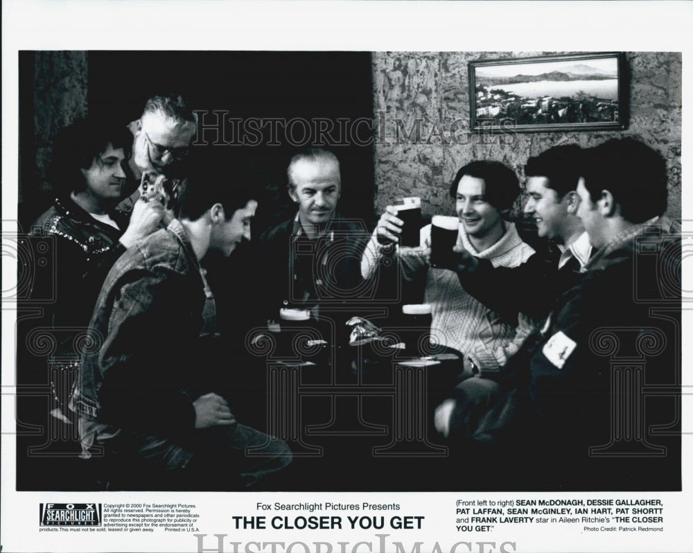 2000 Press Photo Actor Sean McDonagh, Dessie Gallagher "The Closer You Get" Film - Historic Images