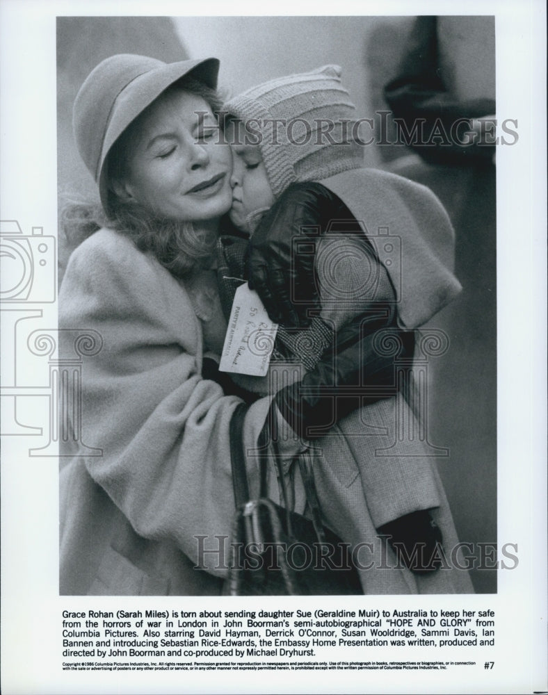 1986 Press Photo Actress Sandra Miles, Geraldine Muir in &quot;Hope and Glory&quot; Film - Historic Images