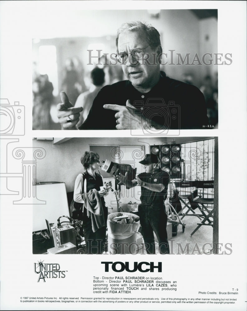 1997 Press Photo &quot;Touch&quot; director Paul Schrader with Lila Cazes on set - Historic Images