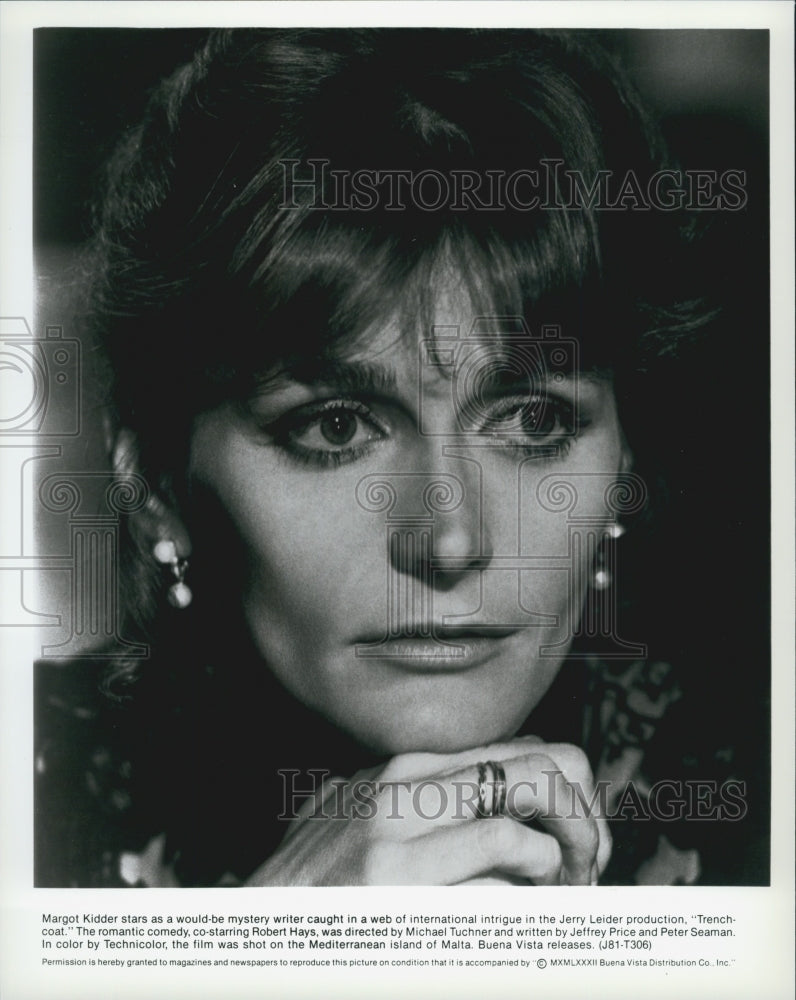 1982 Press Photo Margot Kidder in Romantic Comedy "Trench-Coat" with Robert Hays - Historic Images
