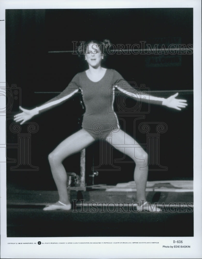 1989 Press Photo Actress posing for photo - DFPG27781 - Historic Images