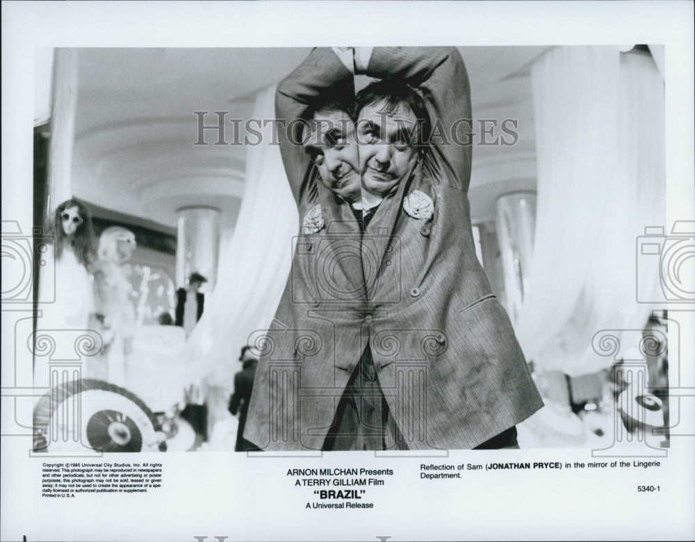 1985 Press Photo Jonathan Pryce in &quot;Brazil&quot; - Historic Images