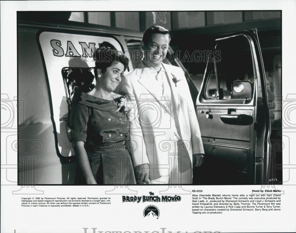 1995 Press Photo Henriette Mantel and David Graf in "The Brady Bunch Movie" - Historic Images