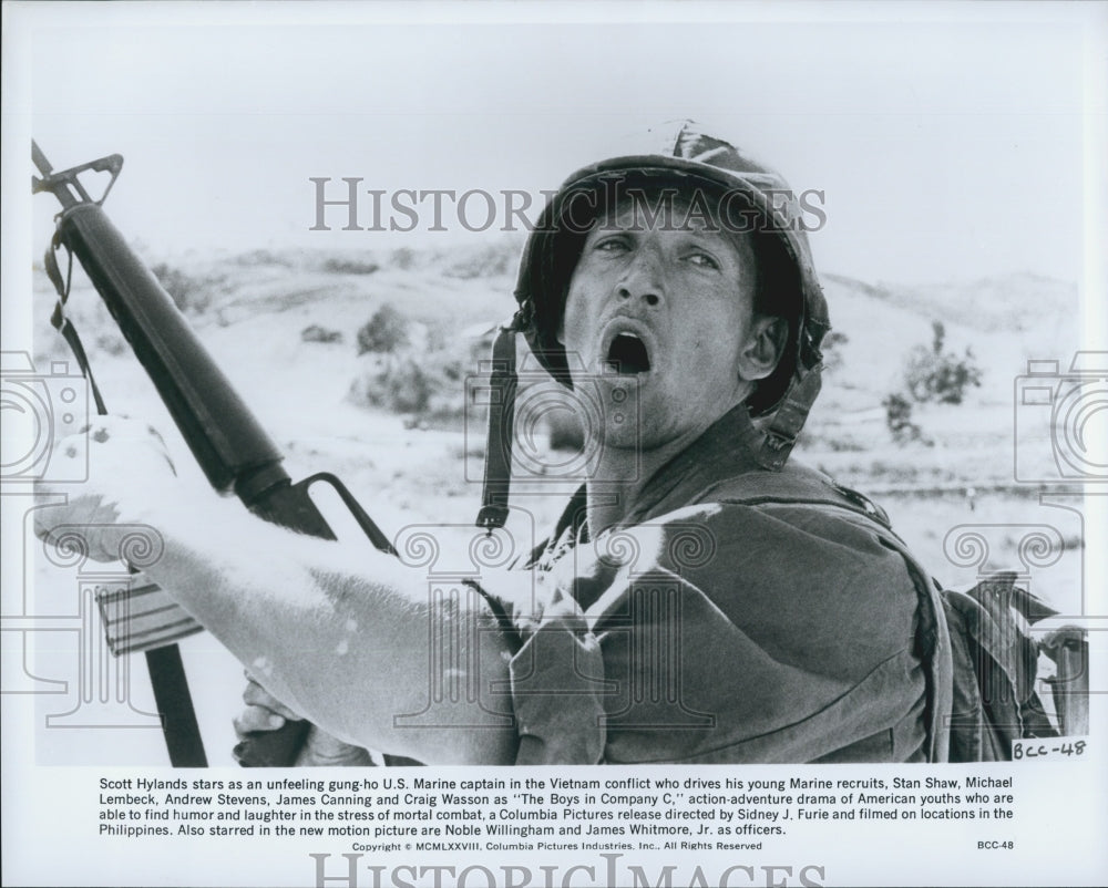 1983 Press Photo Actor Scott Hylands Starring In Film "The Boys In Company C" - Historic Images