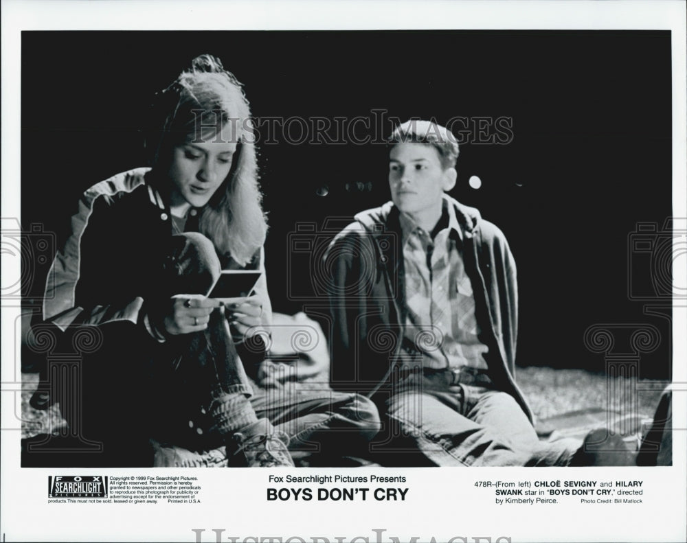 1999 Press Photo &quot;Boy&#39;s Don&quot;t Cry&quot; Chloe Sevigny,Hilary Swank - Historic Images