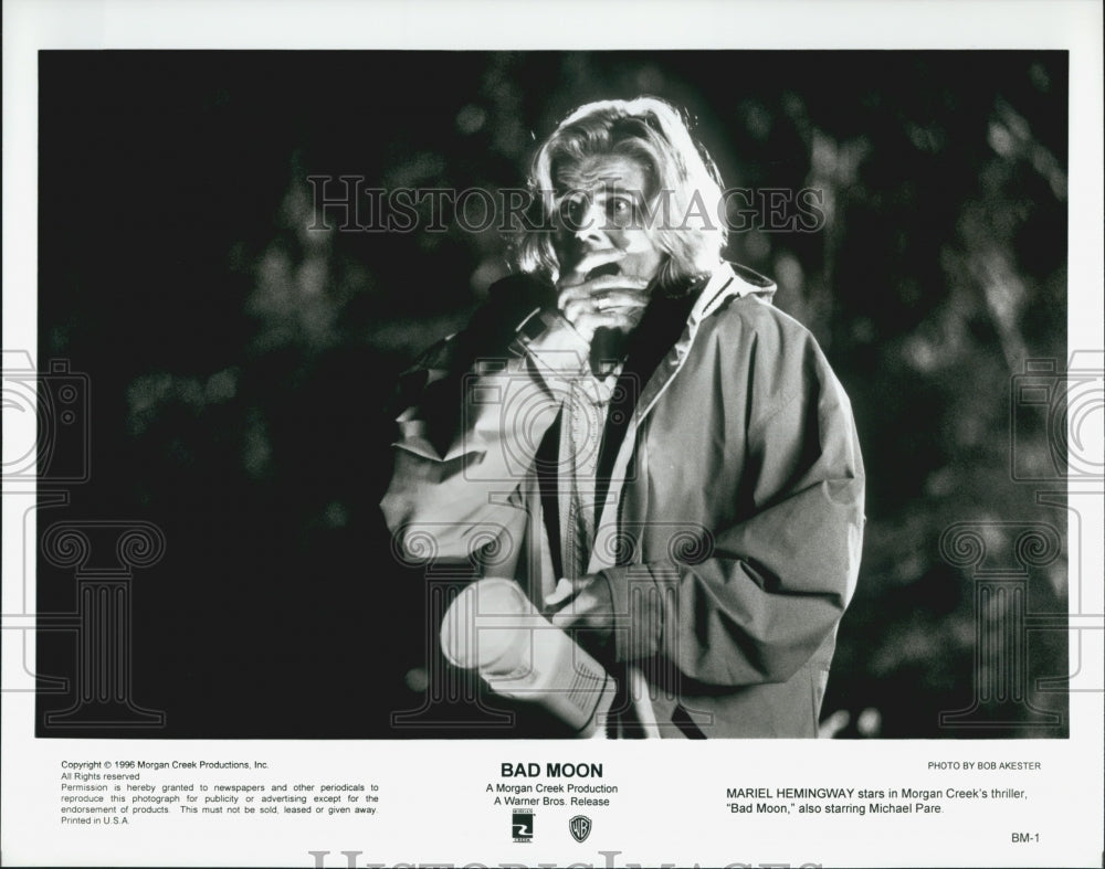 1996 Press Photo Mariel Hemingway In Movie &quot;Bad Moon&quot; - Historic Images