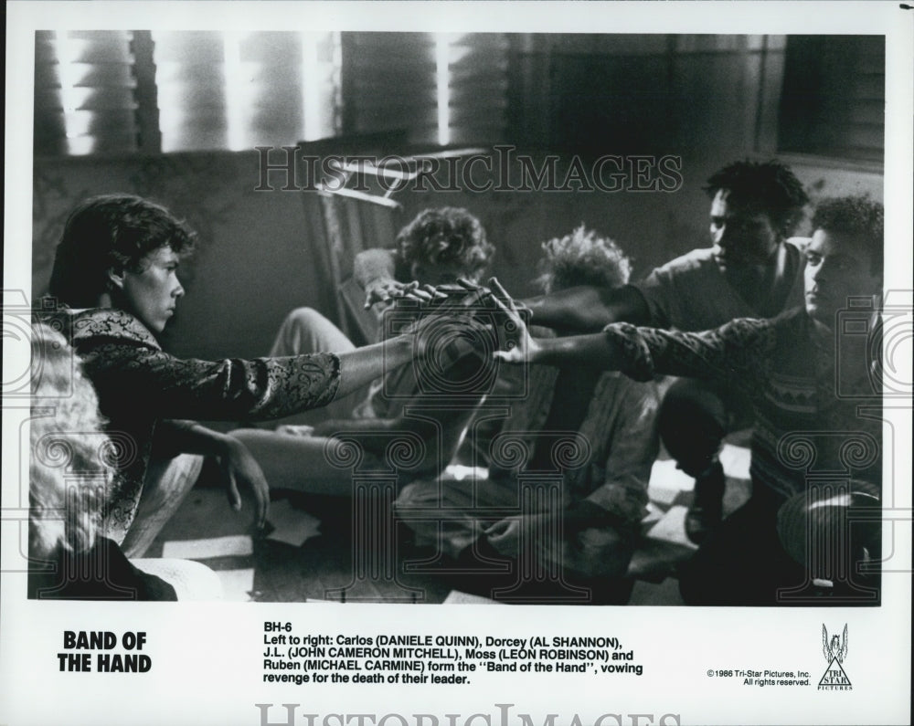 1986 Press Photo &quot;Band Of The Hand&quot; Lauren Holly Leon Robinson Daniele Quinn - Historic Images