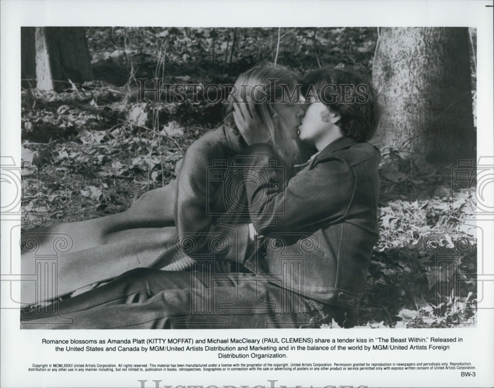 1982 Press Photo Kitty Moffat And Paul Clemens In Movie "The Beast Within" - Historic Images