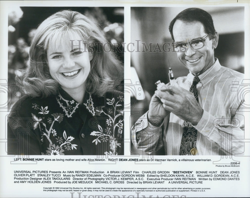 1992 Press Photo Bonnie Hunt, Dean Jones "Beethoven" - Historic Images