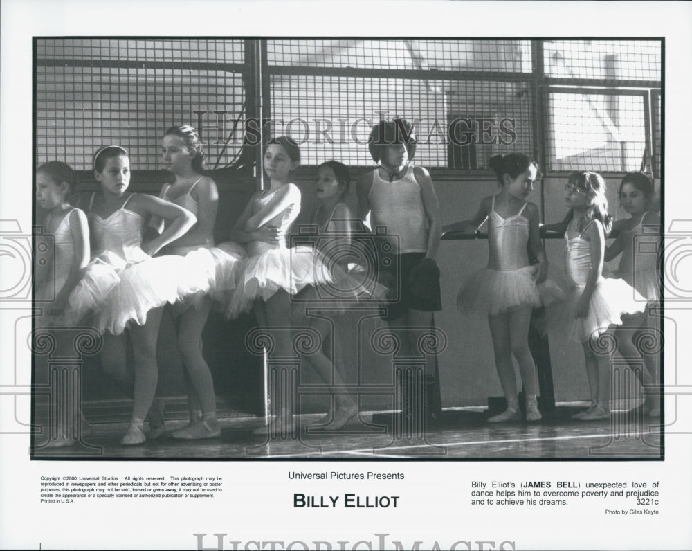 2000 Press Photo James Bell in a scene from &quot;Billy Elliot&quot; - Historic Images