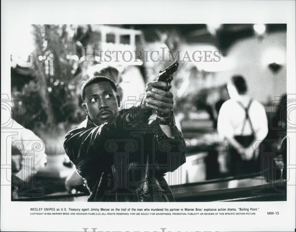 1993 Press Photo Wesley Snipes  stars  as US Treasury Agent in "Boiling Point" - Historic Images