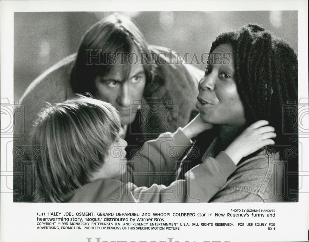 1996 Press Photo Haley Osment, Gerard Depardieu and Whoopi Goldberg in "Bogus" - Historic Images