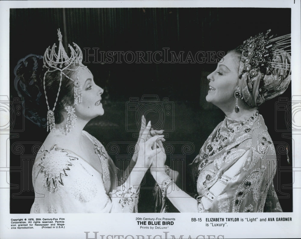 1976 Press Photo Elizabeth Taylor and Ava Gardner Star in "The Blue Bird" - Historic Images