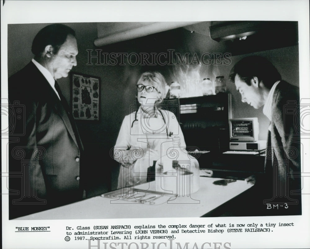 1987 Press Photo Susan Anspach John Vernon and Steve Railsback in &quot;Blue Monkey&quot; - Historic Images