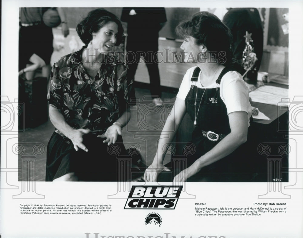 1994 Press Photo Michele Rappaport, producer, Mary McDonnell &quot;Blue Chips&quot; - Historic Images