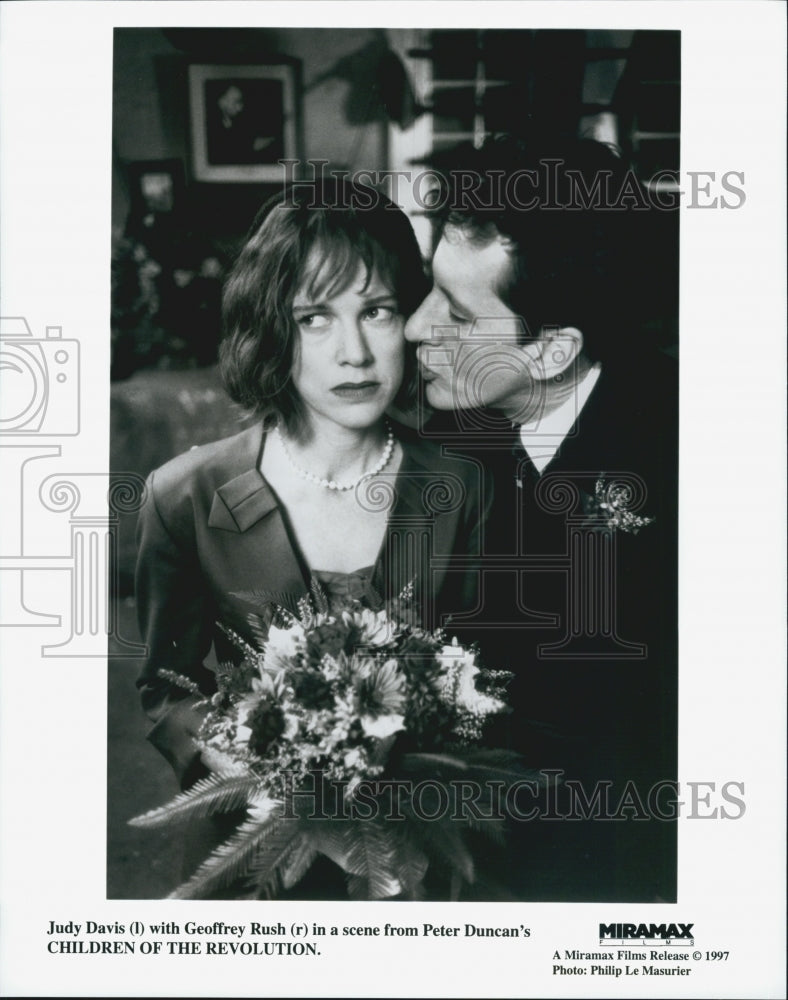 1997 Press Photo Judy Davis and Geoffrey Rush in "Children of the Revolution" - Historic Images