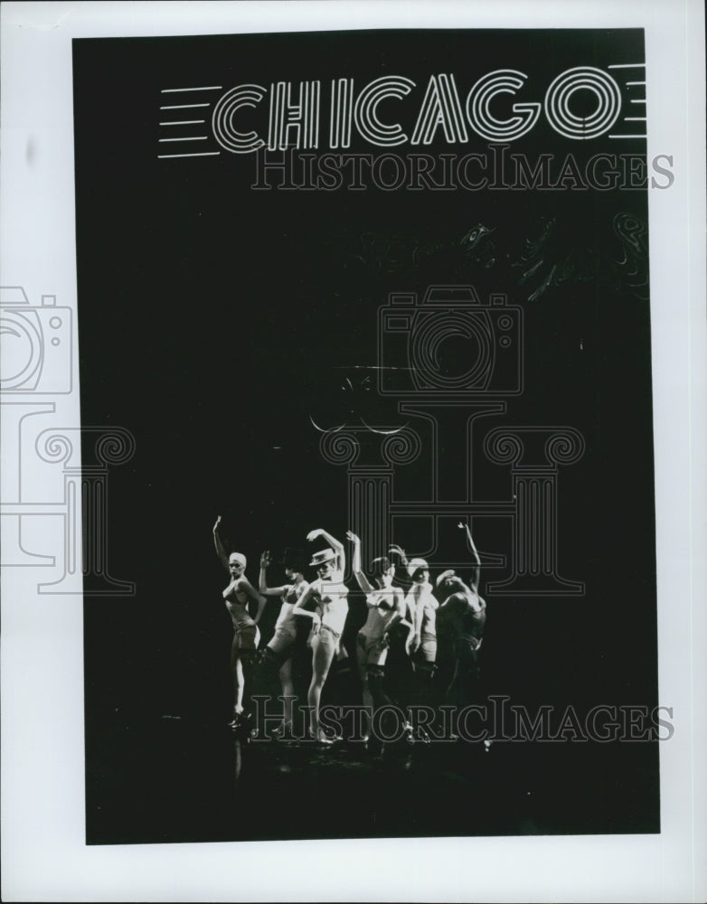 2002 Press Photo The Prison Girls in a number from 1920&#39;s Musical &quot;Chicago&quot; - Historic Images