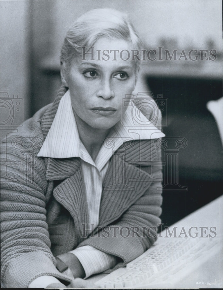 1976 Press Photo Ingrid Thulin in "The Cassandra Crossing" - Historic Images