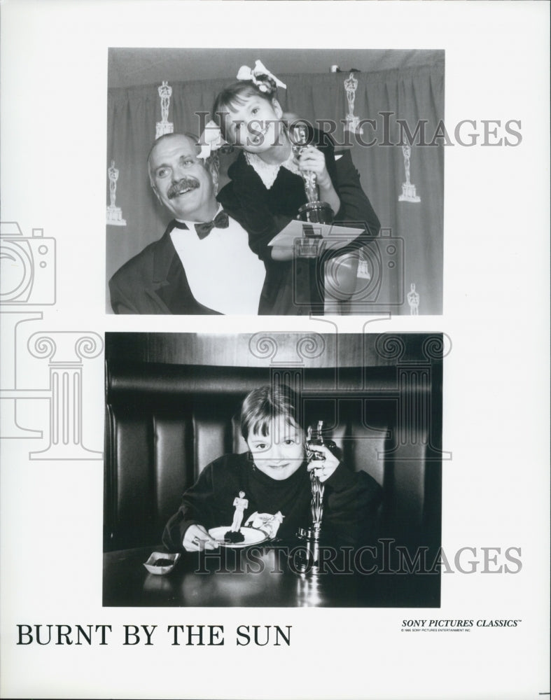 1994 Press Photo Nikita Mikhalkov and Nadia Oscars "Burnt By the Sun" - Historic Images